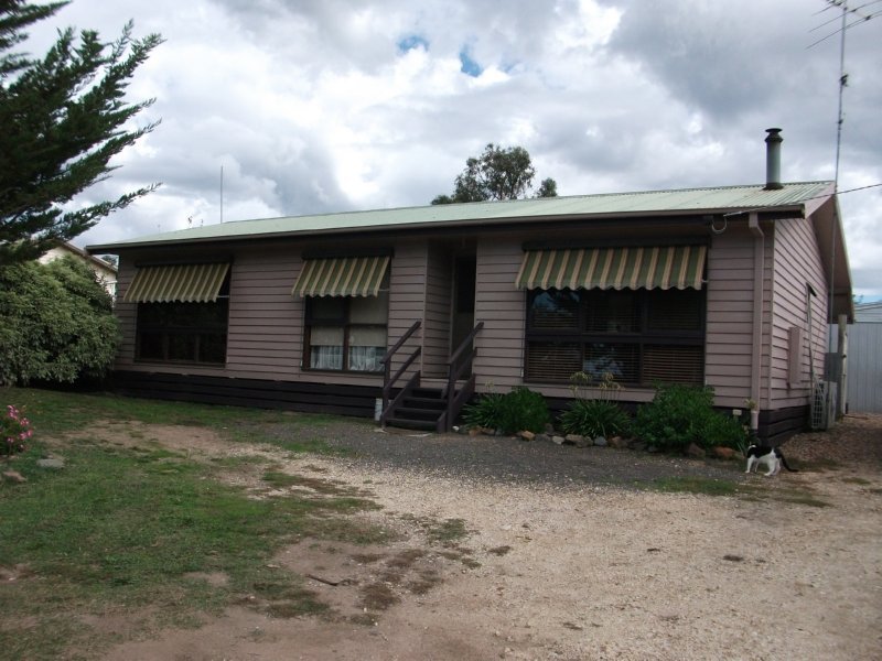 34 Wright Street, Elphinstone, VIC 3448 House for Sale