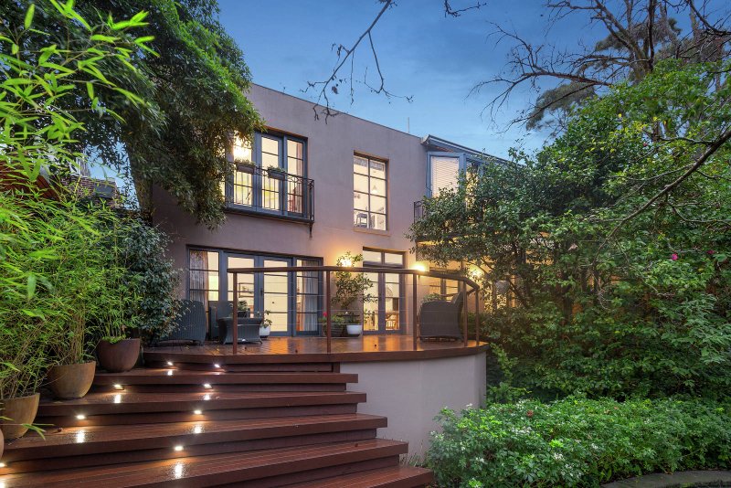 36 Studley Road, Ivanhoe 4 bed, 2 bath House for Sale