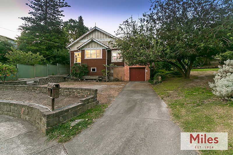 39 Thoresby Grove, Ivanhoe 4 bed, 2 bath House for Sale