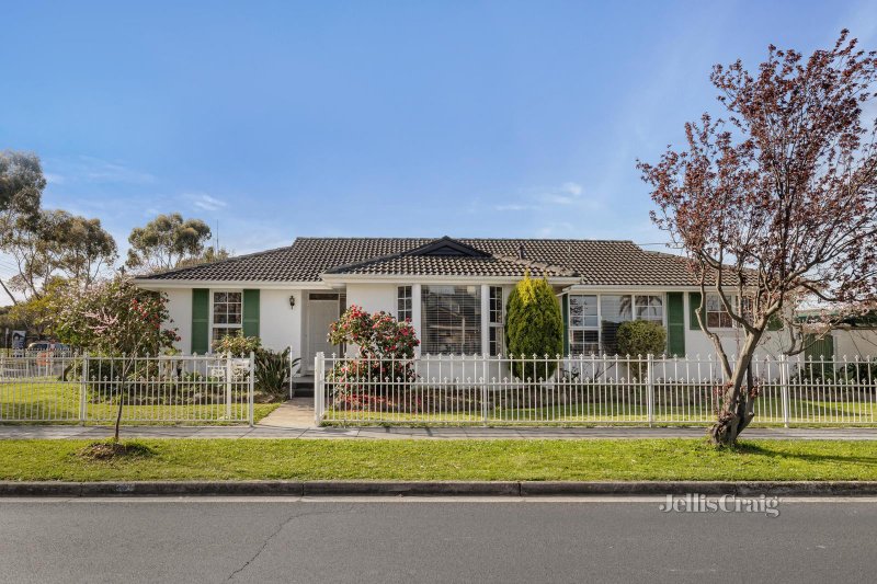 390 Chesterville Road, Bentleigh East, VIC 3165 House for Sale