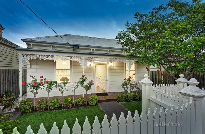 4 Bowen Street