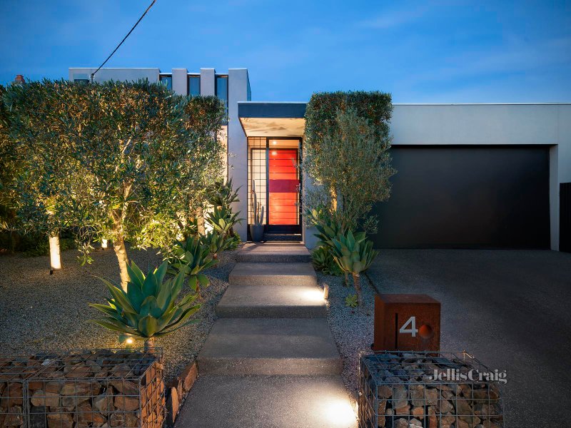 4 Churchill Street