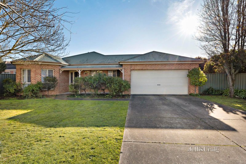 4 Faversham Avenue, Lake Gardens, VIC 3355 House for Sale