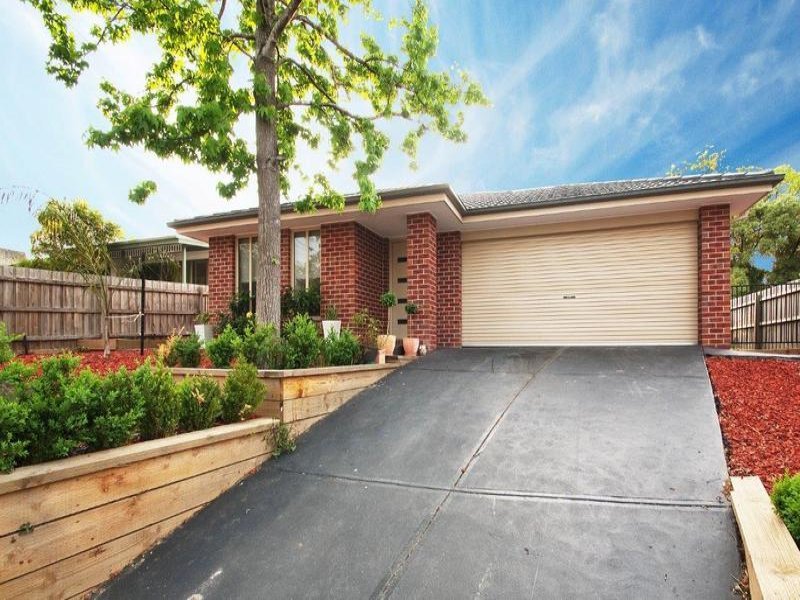 4 Summit Court, Mooroolbark, VIC 3138 House for Sale