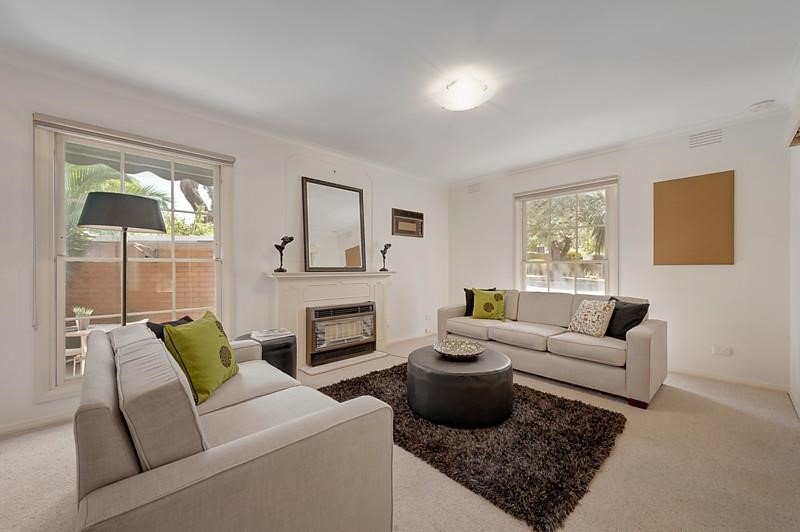 4/15 Ashby Grove, Ivanhoe 2 bed, 1 bath Unit for Miles Real Estate