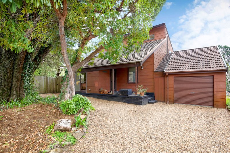 42 Henderson Road, WENTWORTH FALLS NSW 2782