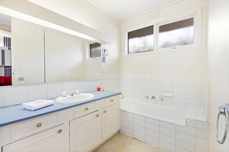 42 Koolkuna Avenue, Doncaster 42 Koolkuna Avenue, Doncaster