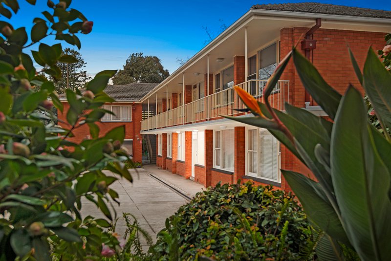 4/289 Upper Heidelberg Road, Ivanhoe 1 bed, 1 bath Apartment for…