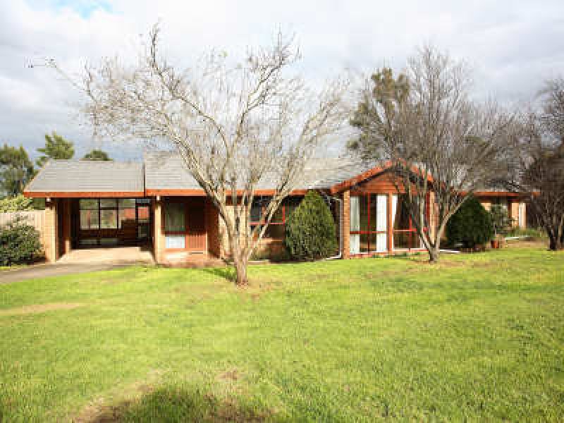 Large Home - 2 1/2 Acres...