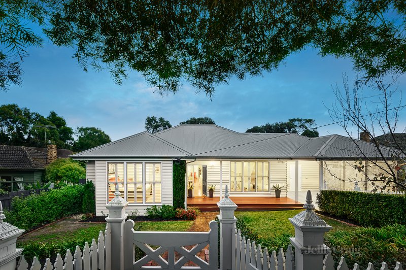 47 Ashwood Drive, Ashwood, VIC 3147 House for Sale