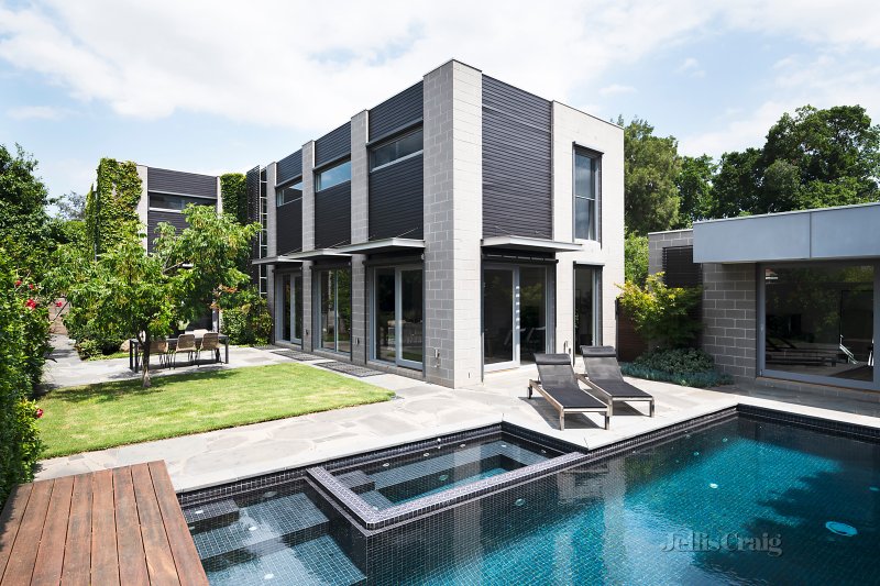47 Lucerne Crescent