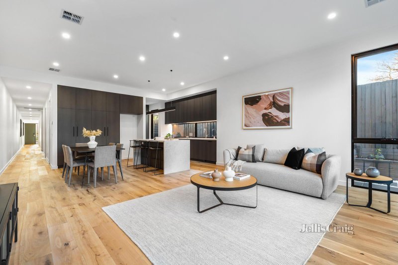 4b Seathorpe Avenue, Bentleigh East, VIC 3165 Townhouse for Sale