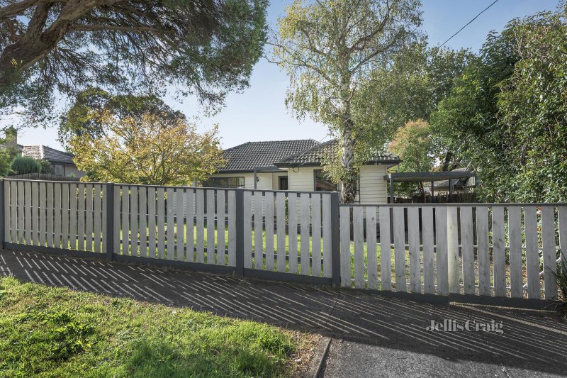 5 Barclay Avenue, Croydon, VIC 3136 House for Sale