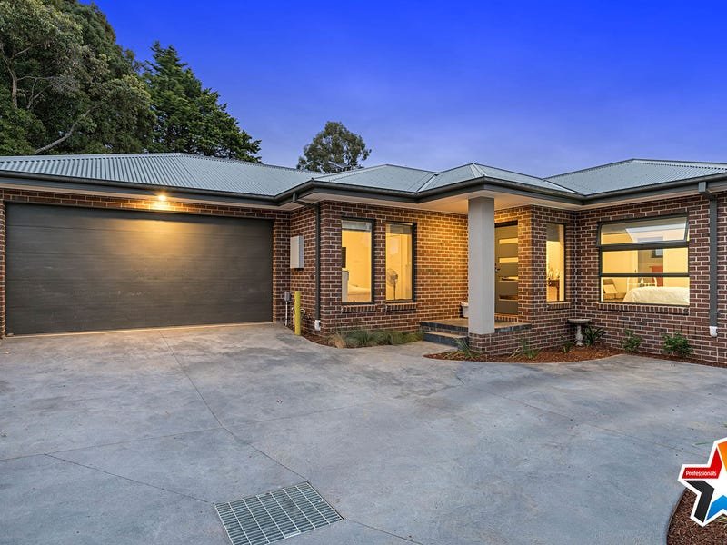 5 Holmes Road, Mooroolbark, VIC 3138 House for Sale