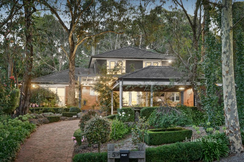 5 Laleham Court, Eltham, VIC 3095 House for Sale