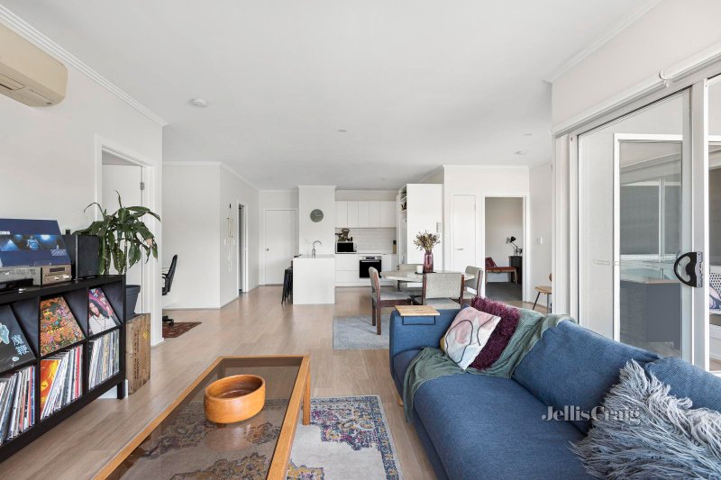 Curated visual reference: Picture Idea: 50 2 Newmarket Way Flemington Vic 3031