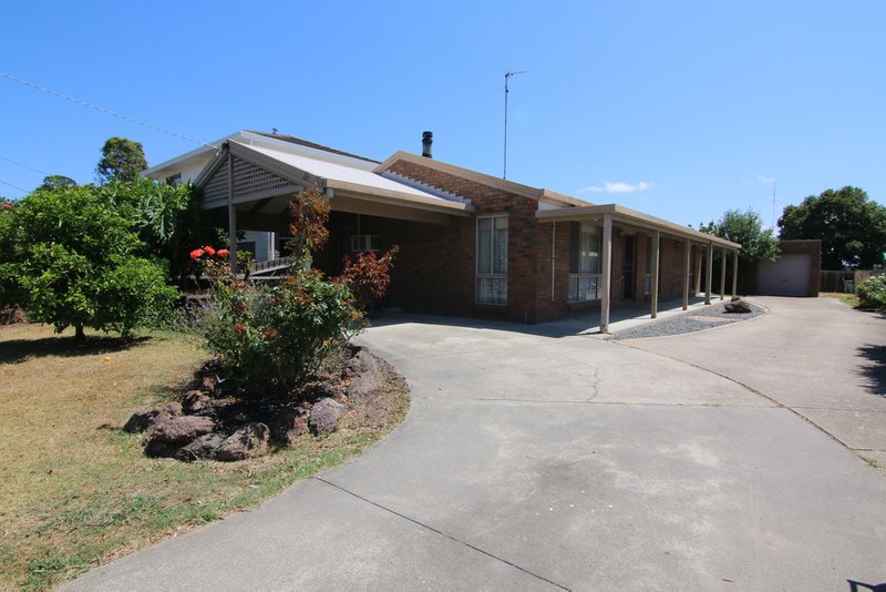 58 Doherty Street, Bairnsdale 3 bed, 2 bath… Bill Wyndham & Co.