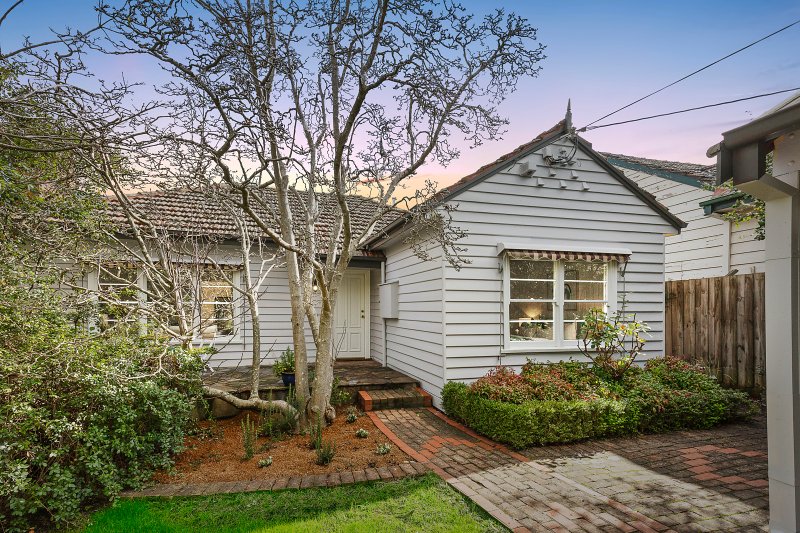 62 Wantirna Road, Ringwood, VIC 3134 House for Sale