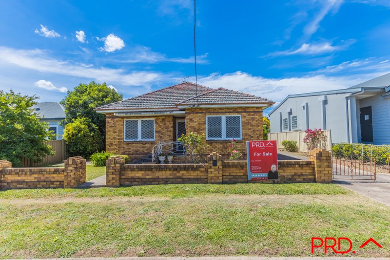 64 Piper Street TAMWORTH NSW 2340