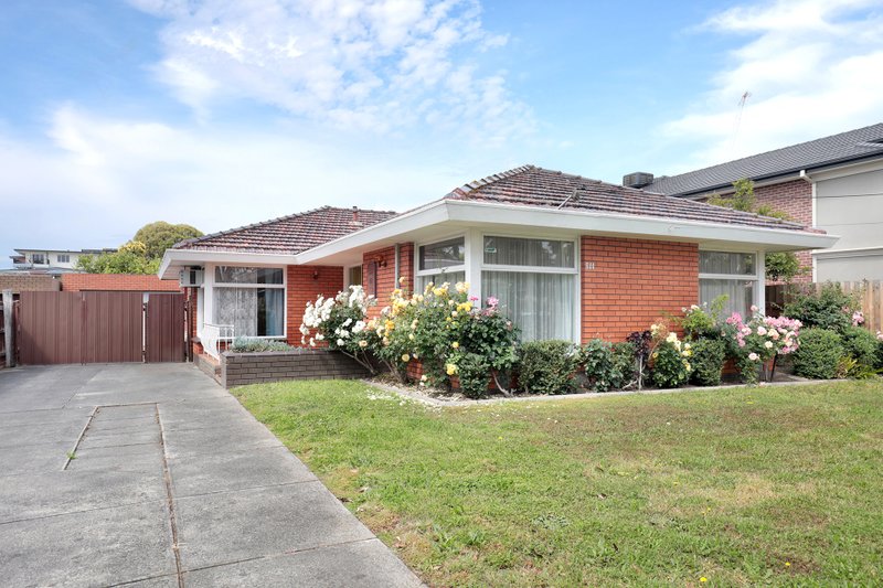 644 Ferntree Gully Road Wheelers Hill - Image 1