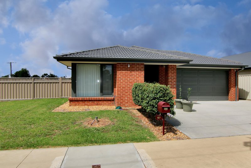 67 Victoria Street, Bairnsdale 3 bed, 2 bath… Bill Wyndham & Co.