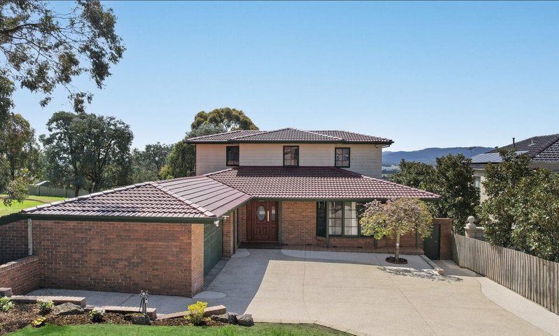 7 Bellara Way  Wheelers Hill - Image1