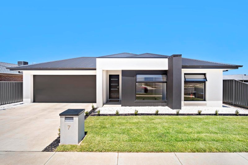 7 Moore Way