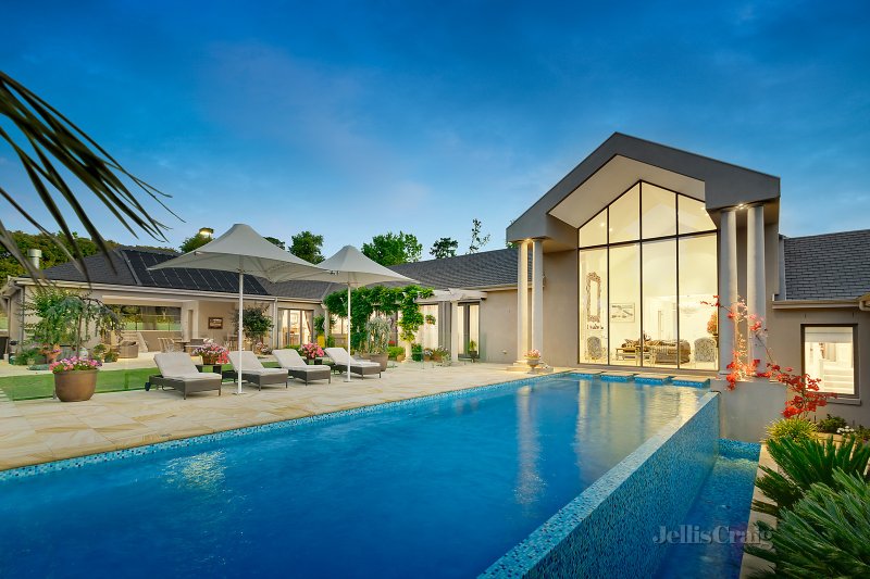 7 Pioneer Drive