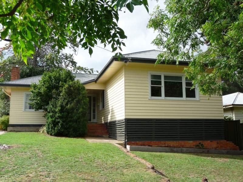 73 Bull Street, Castlemaine, VIC 3450 House for Sale