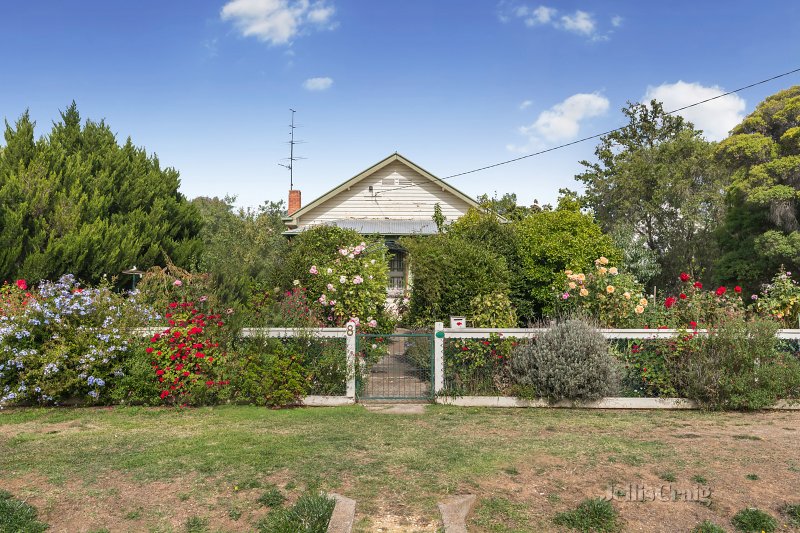 8 Castlemaine Maldon Road, Maldon, VIC 3463 House for Sale