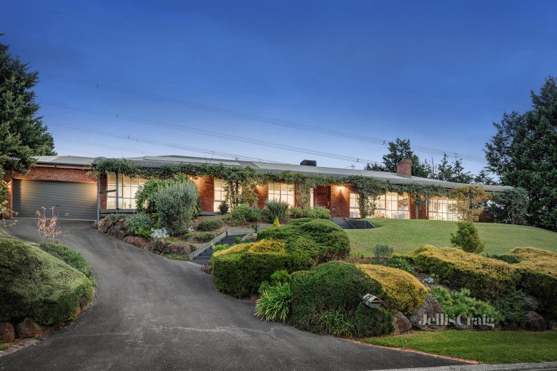 8 Hawkhurst Court, Eltham, VIC 3095 House for Sale