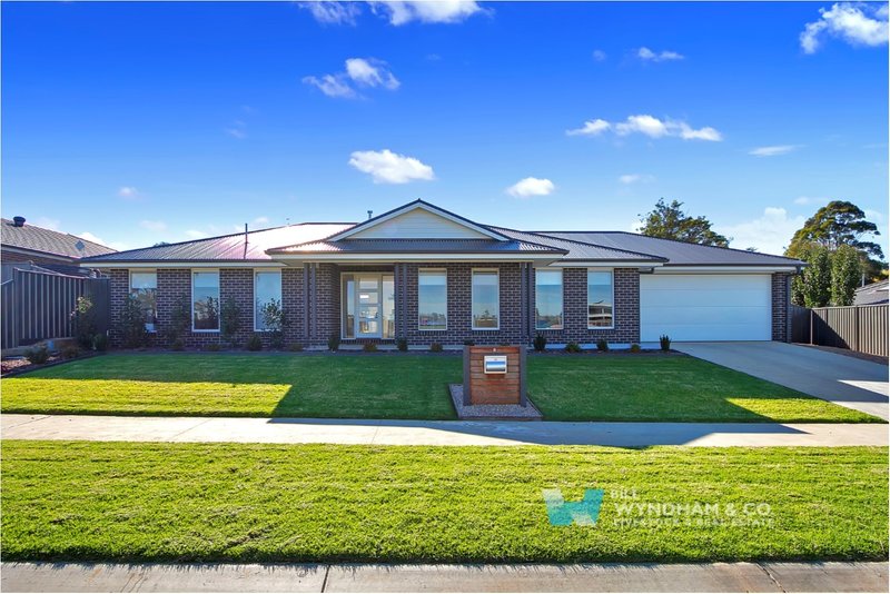 8 Monash Terrace, Bairnsdale 3 bed, 2 bath… Bill Wyndham & Co.