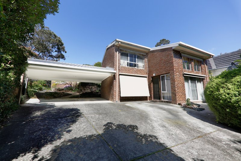 8 Pioneer Court Wheelers Hill - Image 1