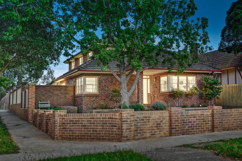 90 Dorking Road, Box Hill North, VIC 3129 House for Sale