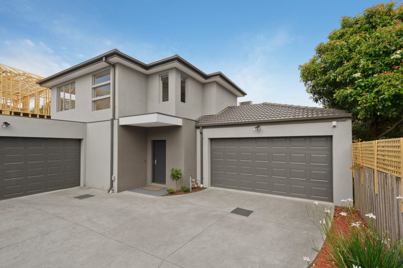 9B Fernhurst Drive, Glen Waverley, VIC 3150 Townhouse for Sale