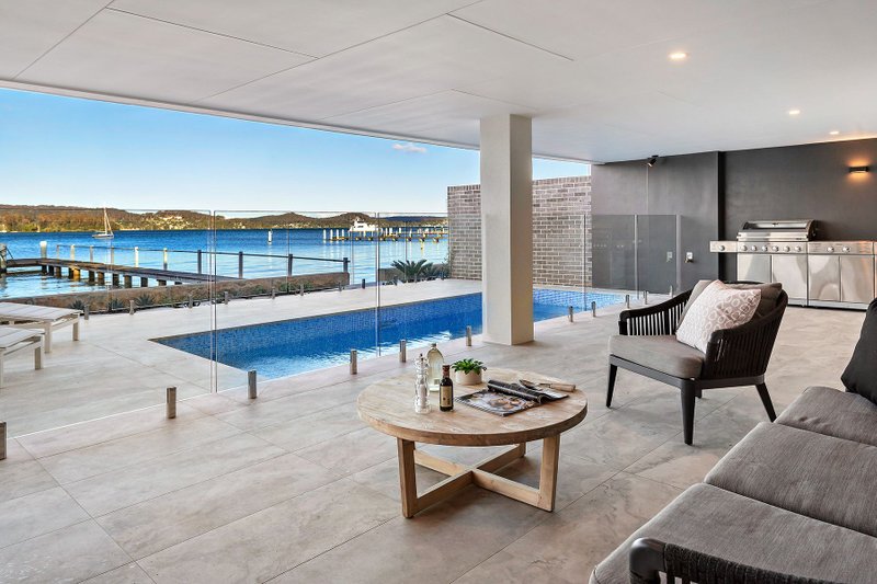 POINT CLARE NSW 2250