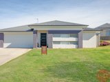 1 Sandpiper Circuit, ABERGLASSLYN NSW 2320