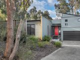 10 Hepburn Court, CRESWICK VIC 3363
