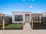 11 Friswell Avenue, FLORA HILL VIC 3550
