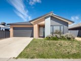 15 Lugano Avenue, ALFREDTON VIC 3350