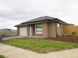 2 Berrigan Drive, BONSHAW VIC 3352