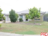 2 Jardine Crescent, BOYNE ISLAND QLD 4680