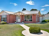 2 Wicklow Drive, INVERMAY PARK VIC 3350