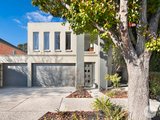 21 St Michaels Place, LAKE GARDENS VIC 3355