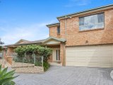 2/15 Henry Lawson Drive, PEAKHURST NSW 2210