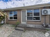 2/22 Marie Crescent, WENDOUREE VIC 3355