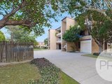 2/49 Buckland Road, NUNDAH QLD 4012