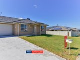 2B Lily Close, KOOTINGAL NSW 2352