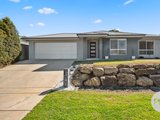 31 Strickland Drive, BOOROOMA NSW 2650