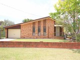 33 Lake Street, LAURIETON NSW 2443